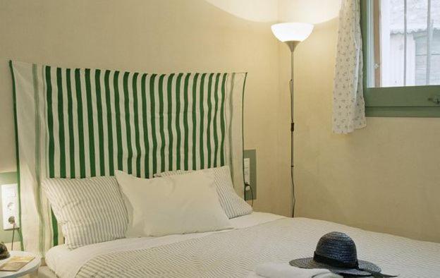 Apartamentos Saltarel-Lo Besalú Quarto foto
